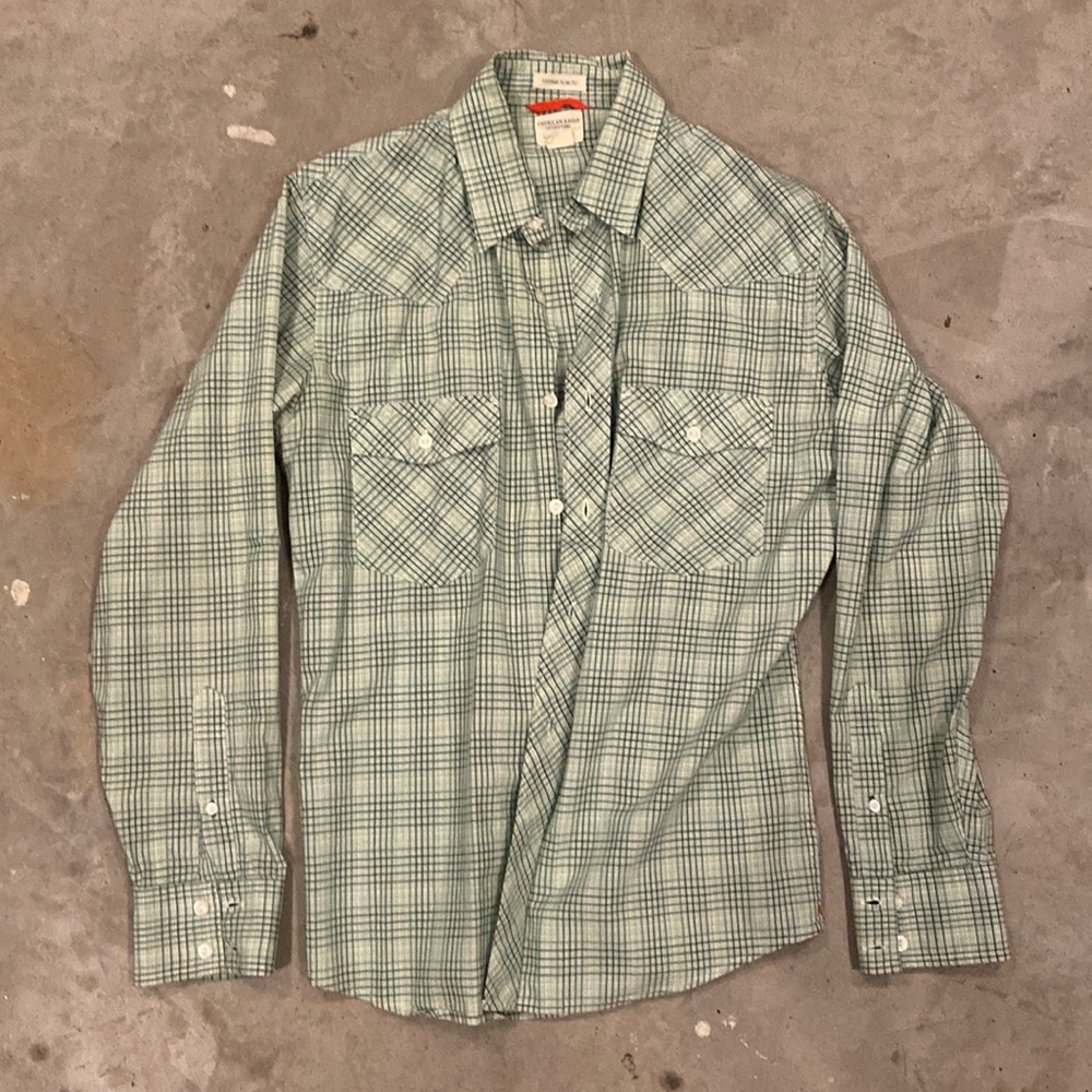 American Eagle green button down shirt